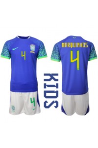 Brazilië Marquinhos #4 Babytruitje Uit tenue Kind WK 2022 Korte Mouw (+ Korte broeken)